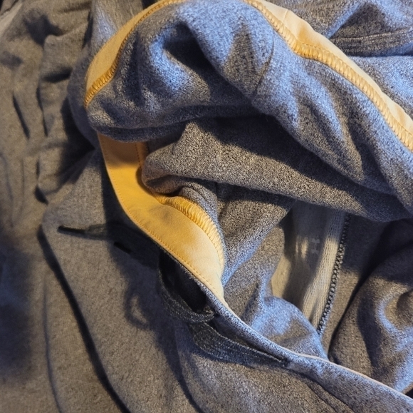 Womens under armour hoodie - Picture 3 of 4